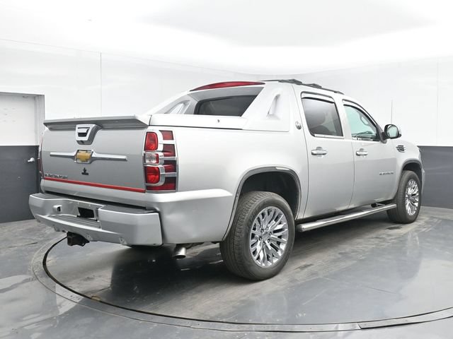 Used 2013 Chevrolet Avalanche LT AWD/4WD image 10