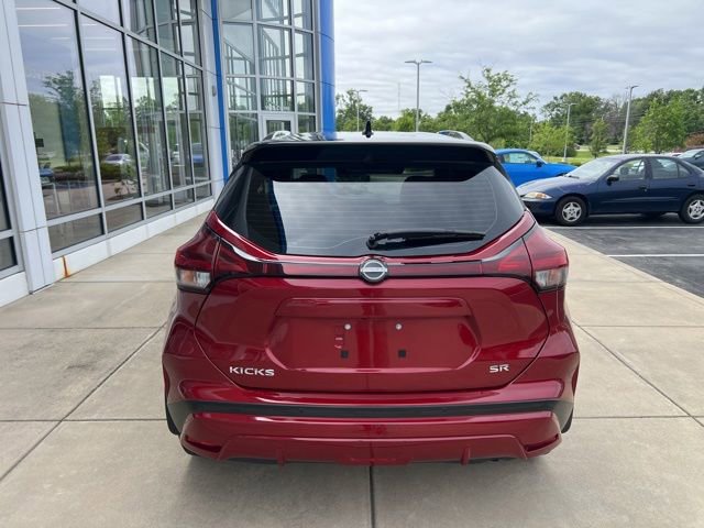 Used 2023 Nissan Kicks SR w/ SR Premium Package FWD image 5