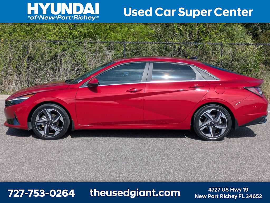 Certified 2022 Hyundai Elantra Limited FWD image 2