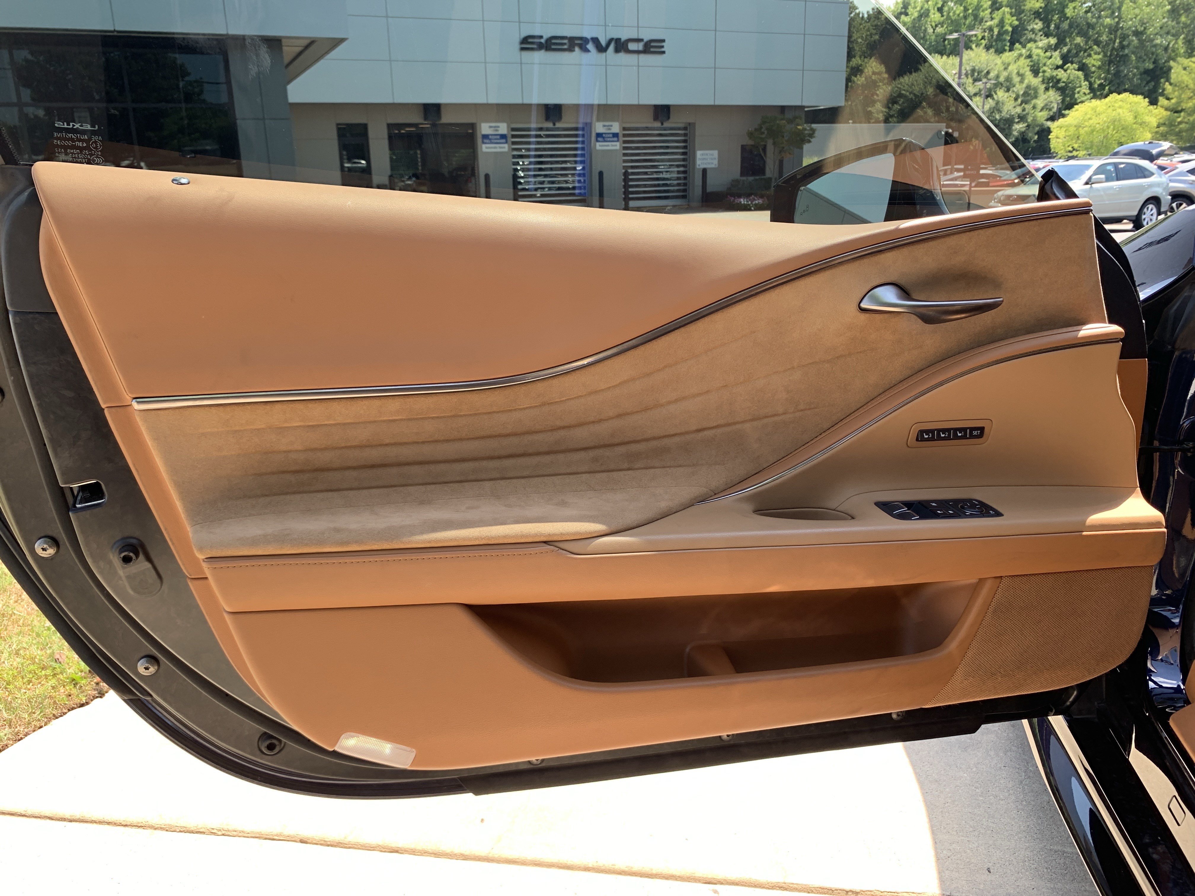Used 2018 Lexus LC 500 Coupe w/ Sport Package RWD image 14
