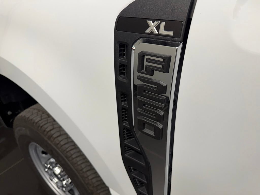 New 2026 Ford F250 XL w/ XL Chrome Package AWD/4WD image 30