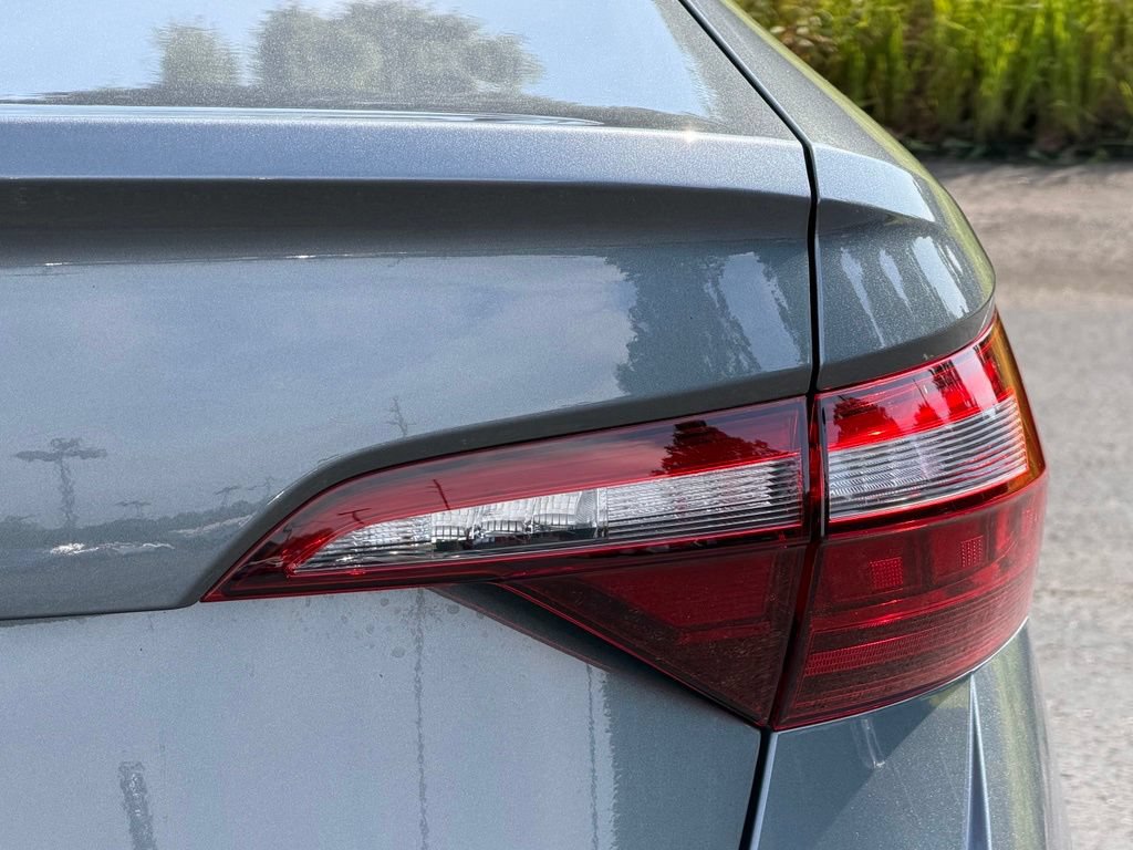 Used 2022 Volkswagen Jetta SE FWD image 12