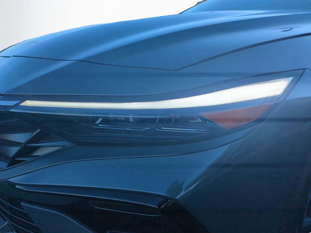 New 2026 Hyundai Elantra Limited image 10