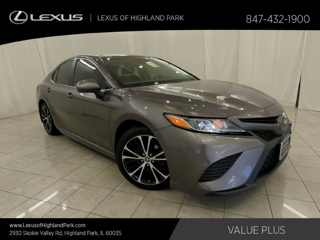 Used 2018 Toyota Camry SE w/ Moonroof Package FWD image 1
