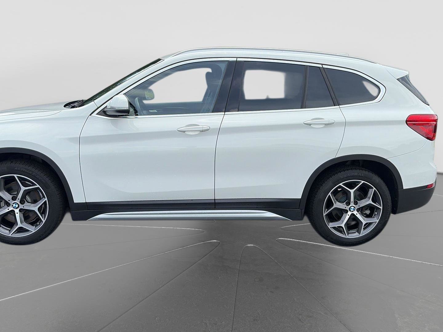Used 2019 BMW X1 sDrive28i w/ Convenience Package FWD image 2