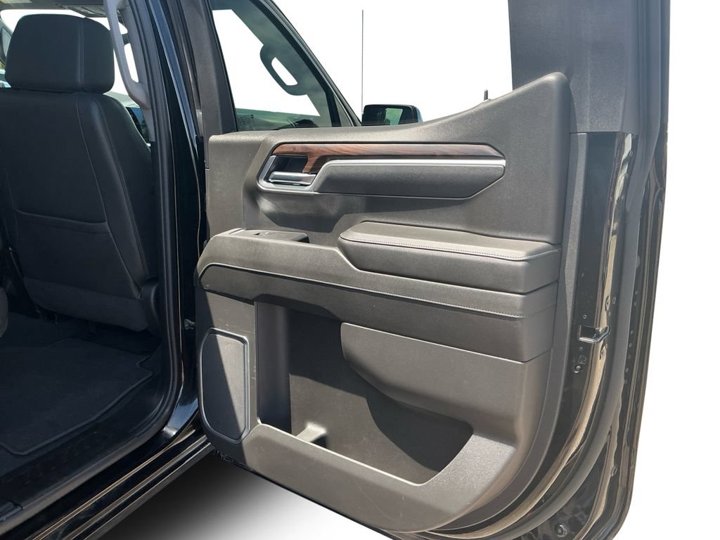 Used 2025 GMC Sierra 1500 SLT AWD/4WD image 18