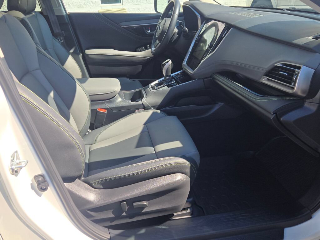 Used 2023 Subaru Outback Onyx Edition XT AWD/4WD image 7