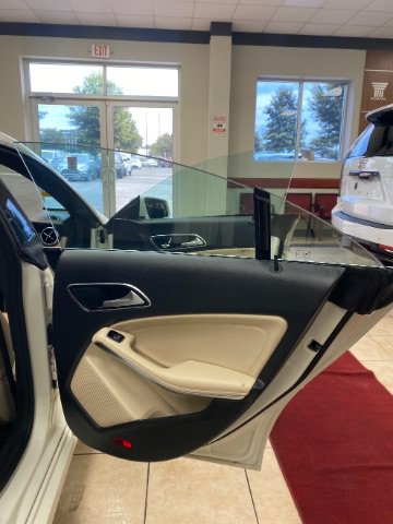 Used 2018 Mercedes-Benz CLA 250 4MATIC image 10