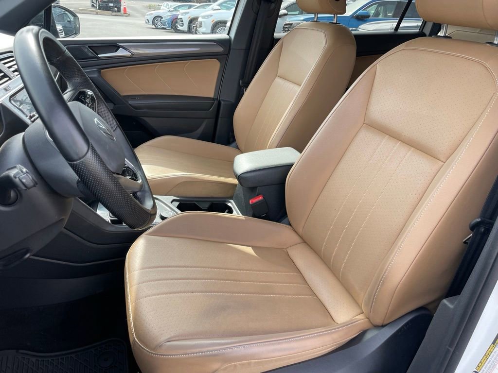 Used 2023 Volkswagen Tiguan SE R-Line image 6