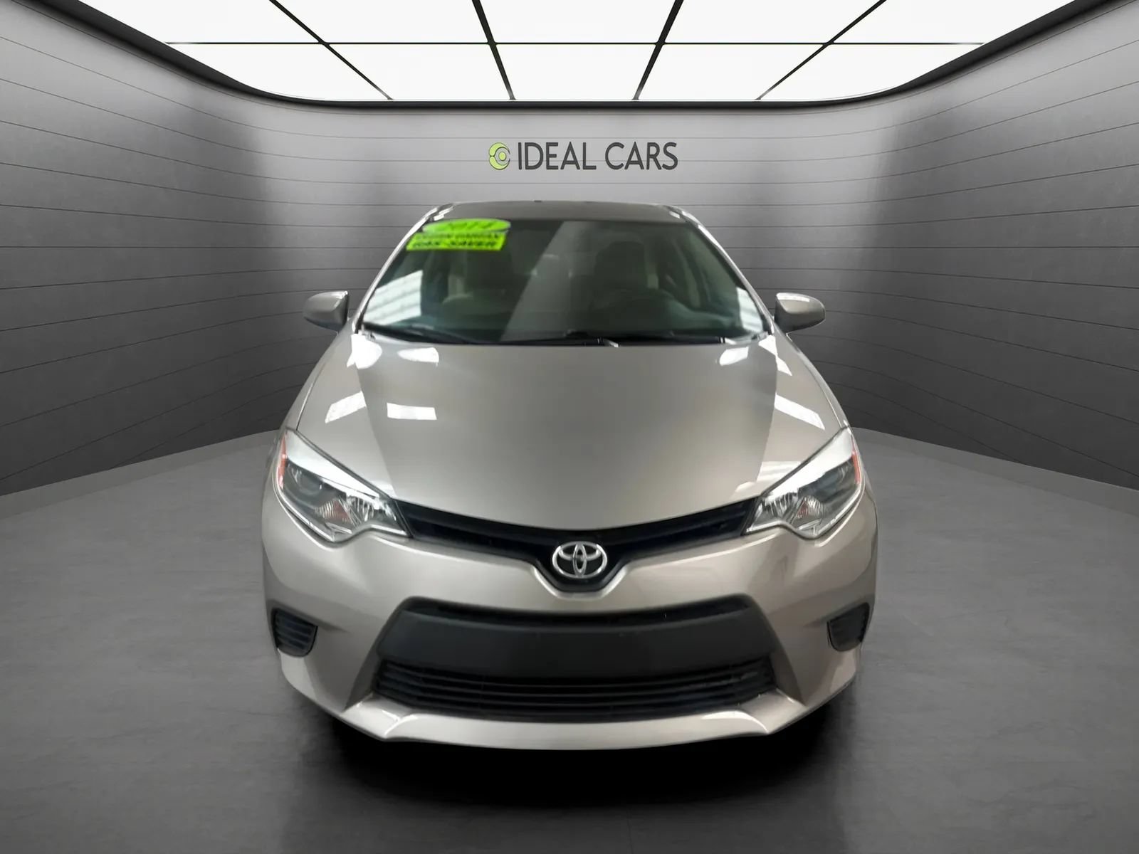 Used 2014 Toyota Corolla LE FWD image 2