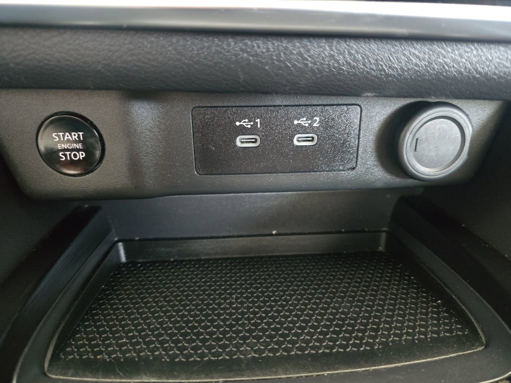 Used 2024 Nissan Rogue SV FWD image 25