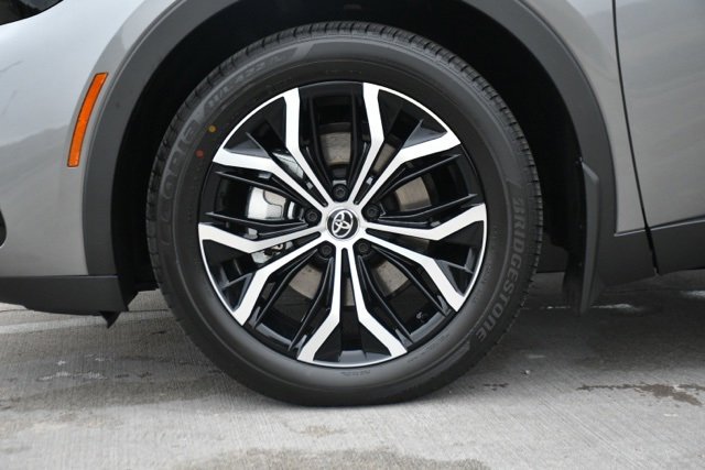 New 2026 Toyota Crown XLE image 11