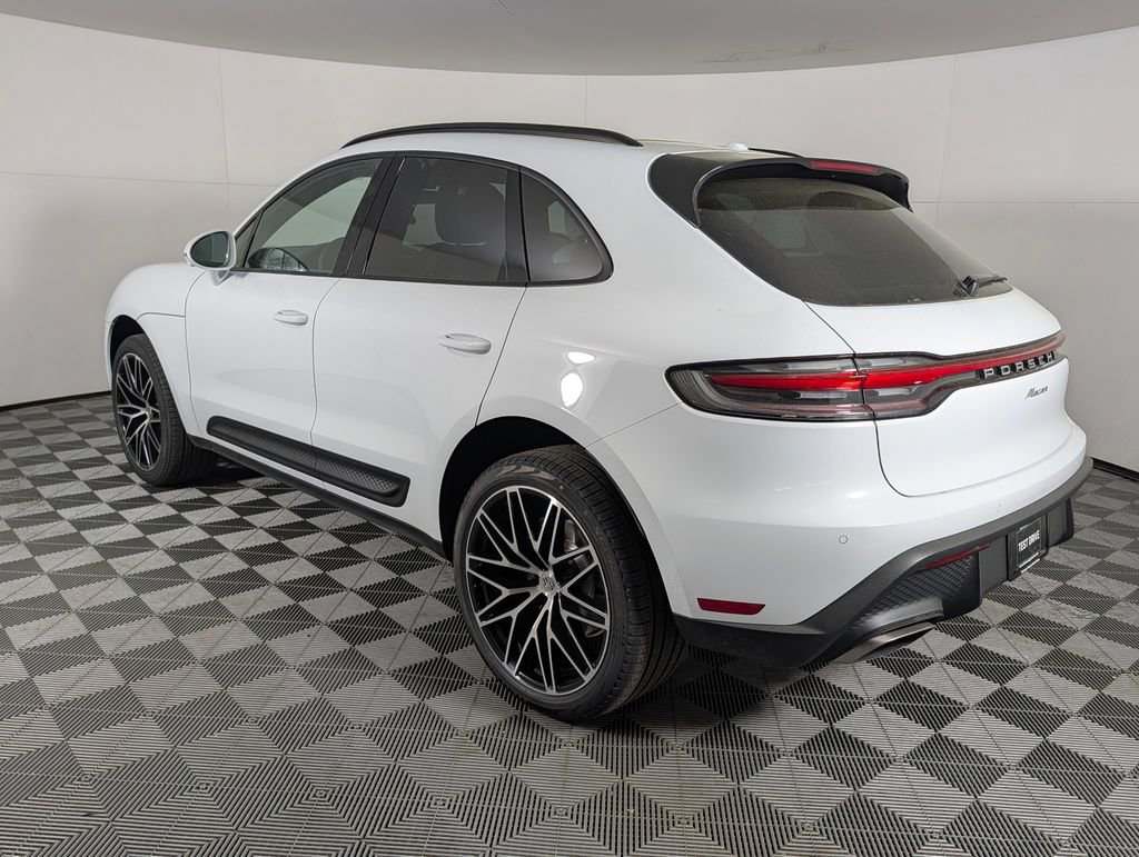 New 2026 Porsche Macan image 3