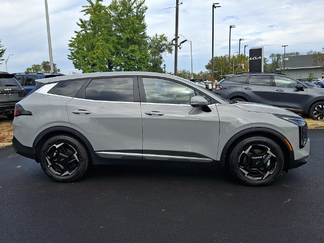 Certified 2026 Kia Sportage EX FWD image 7