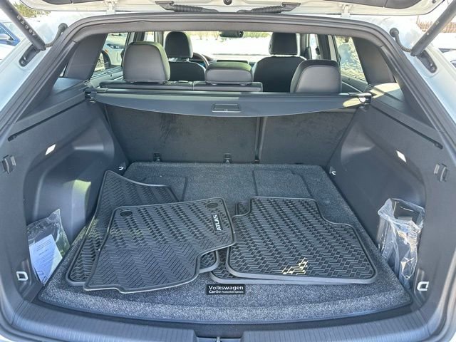 Used 2025 Volkswagen Atlas Cross Sport SEL R-Line image 34