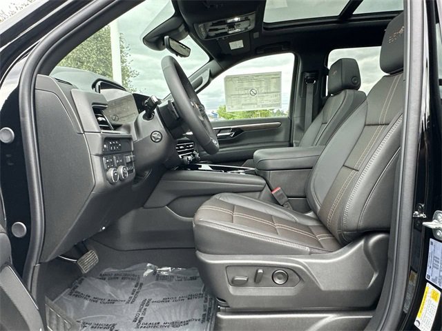 Used 2025 Chevrolet Suburban High Country w/ Sun And Tow Package image 18
