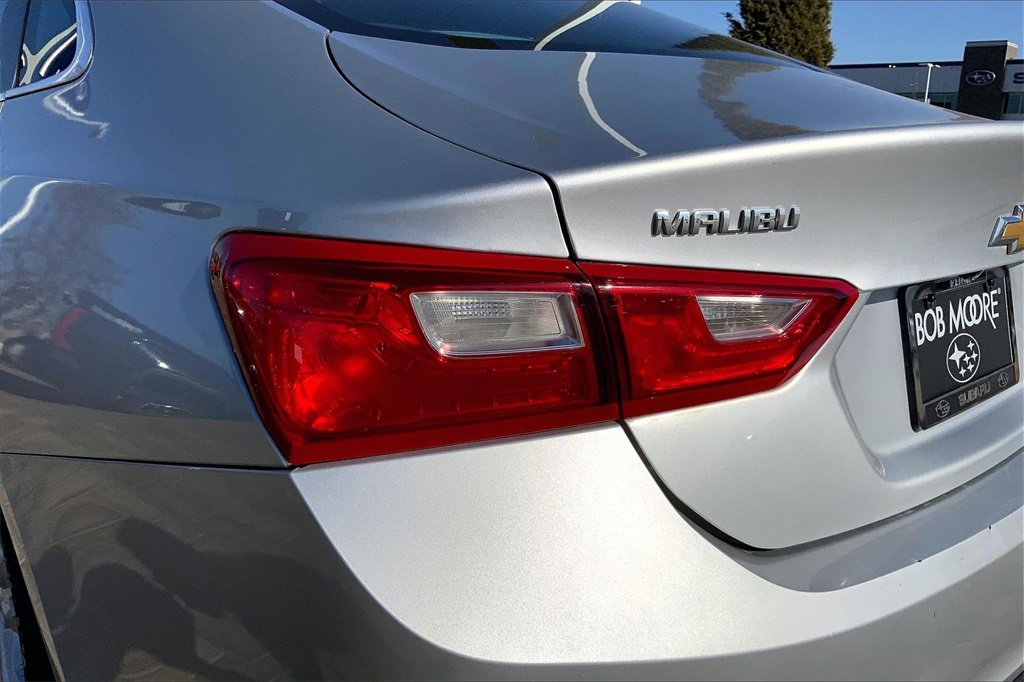 Used 2017 Chevrolet Malibu LT image 23