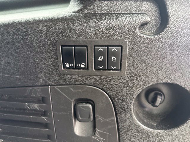 Used 2016 Chevrolet Suburban LTZ AWD/4WD image 38