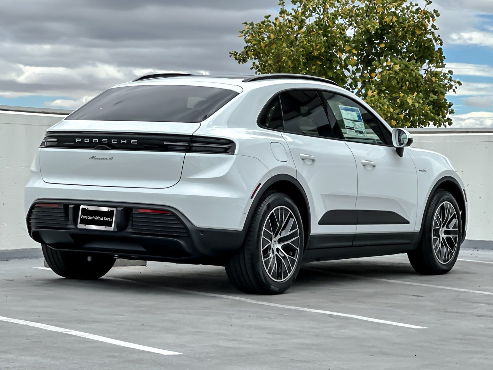New 2026 Porsche Macan 4 Electric AWD/4WD image 9