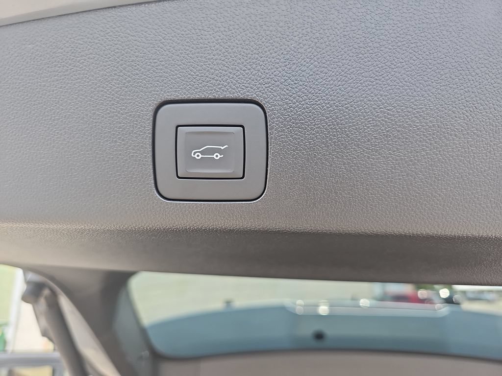 Certified 2024 Buick Encore GX Preferred w/ Comfort Package FWD image 17