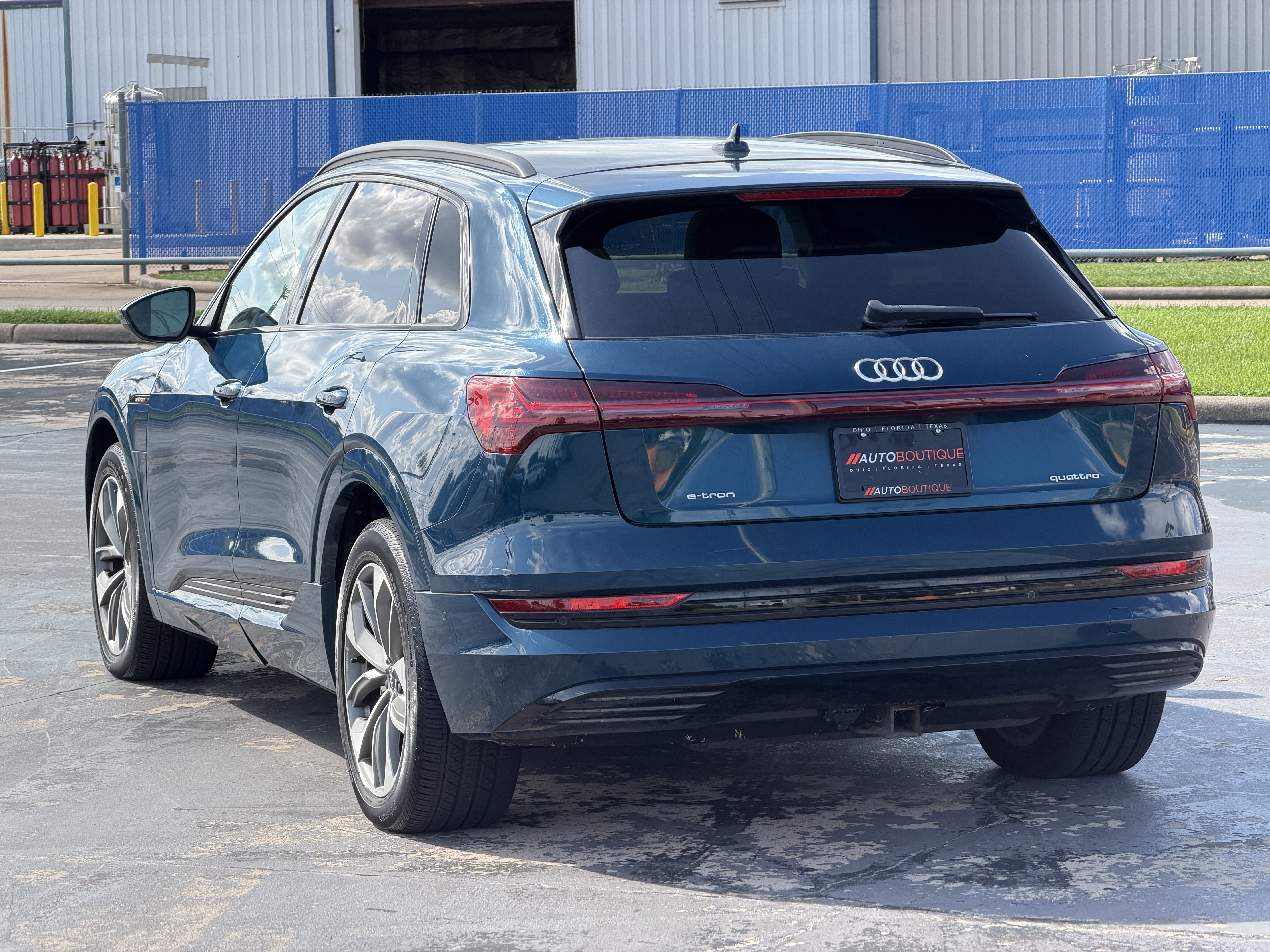 Used 2021 Audi e-tron Premium Plus w/ Premium Plus Package AWD/4WD image 9
