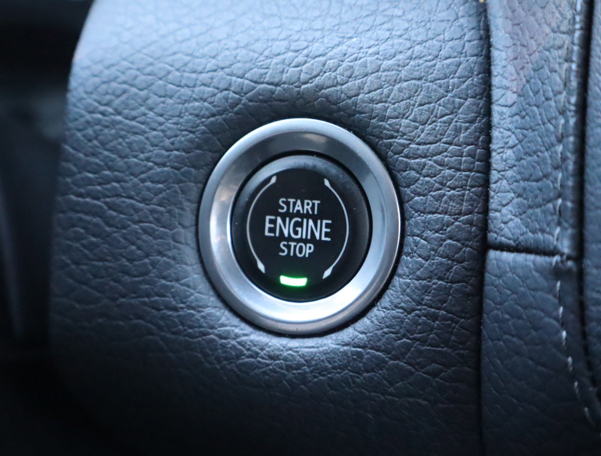 Used 2023 GMC Yukon XL Denali AWD/4WD image 29