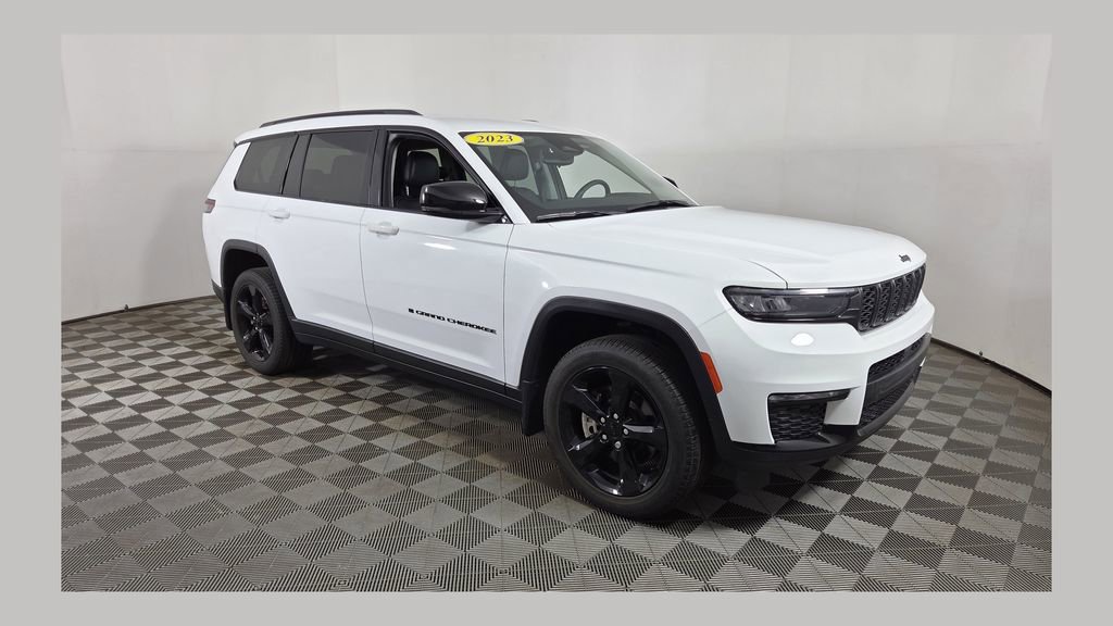Used 2023 Jeep Grand Cherokee L Limited w/ Black Appearance Package AWD/4WD image 1