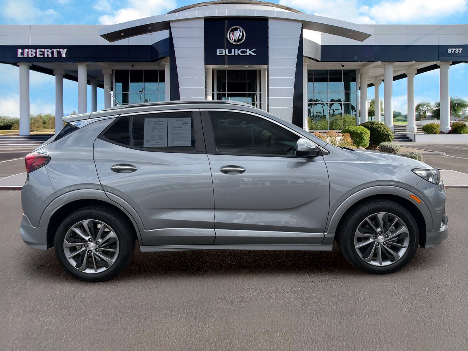 Used 2023 Buick Encore GX Select w/ Experience Buick Package FWD image 2