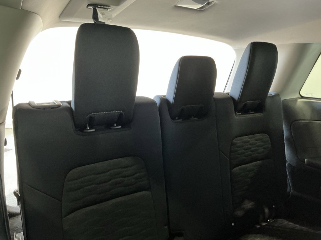 Used 2025 Nissan Pathfinder SV image 24