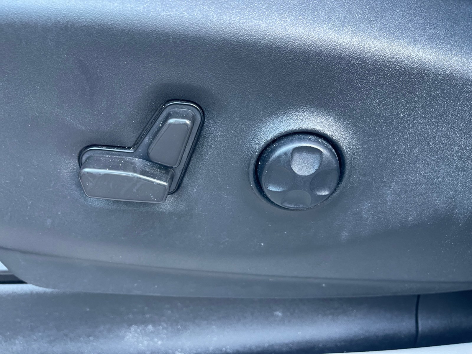 Used 2022 Chrysler Voyager LX image 19