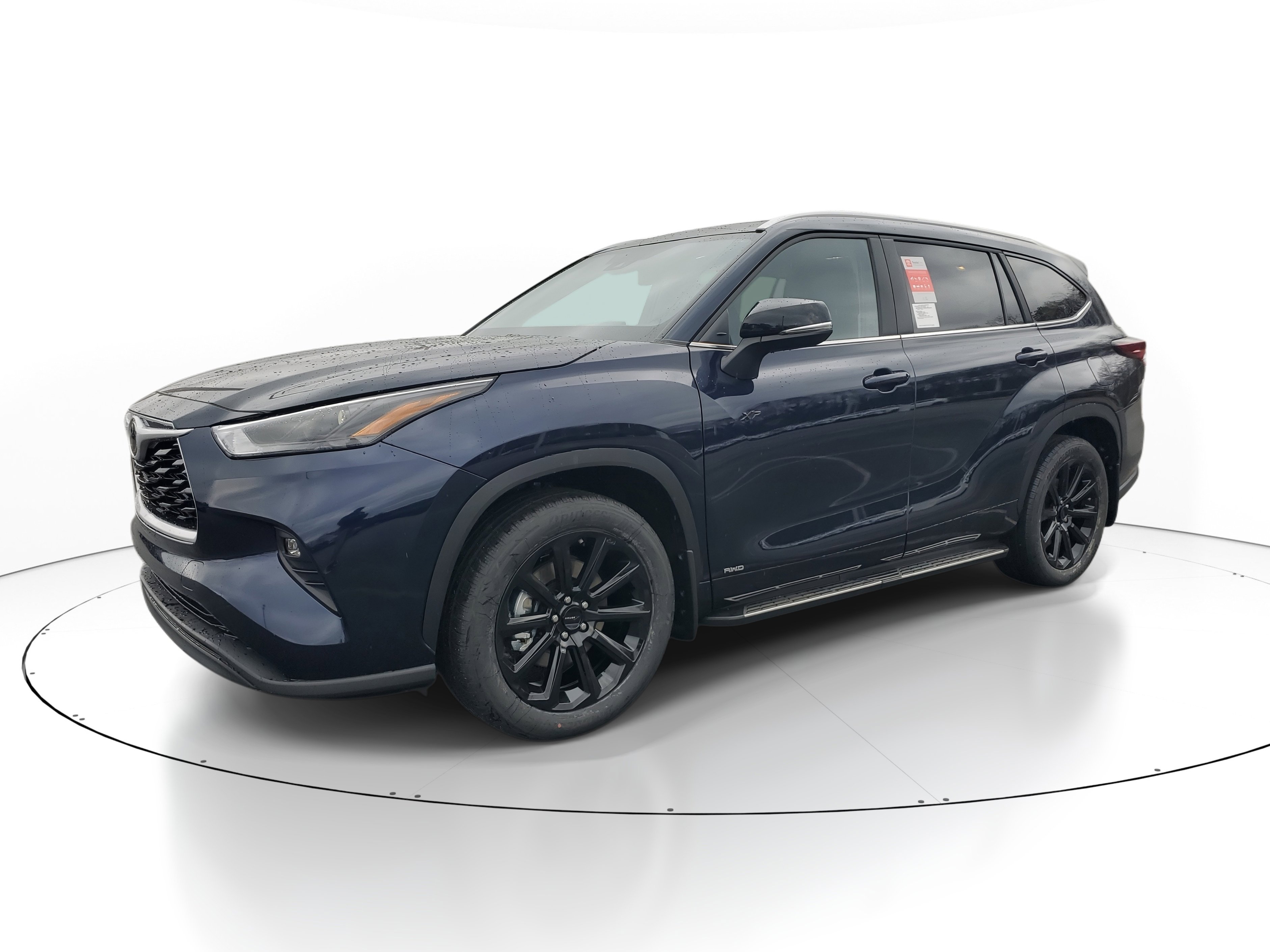 New 2026 Toyota Highlander XLE image 3