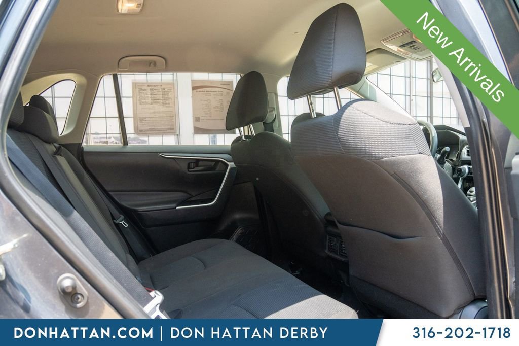 Used 2020 Toyota RAV4 LE AWD/4WD image 19