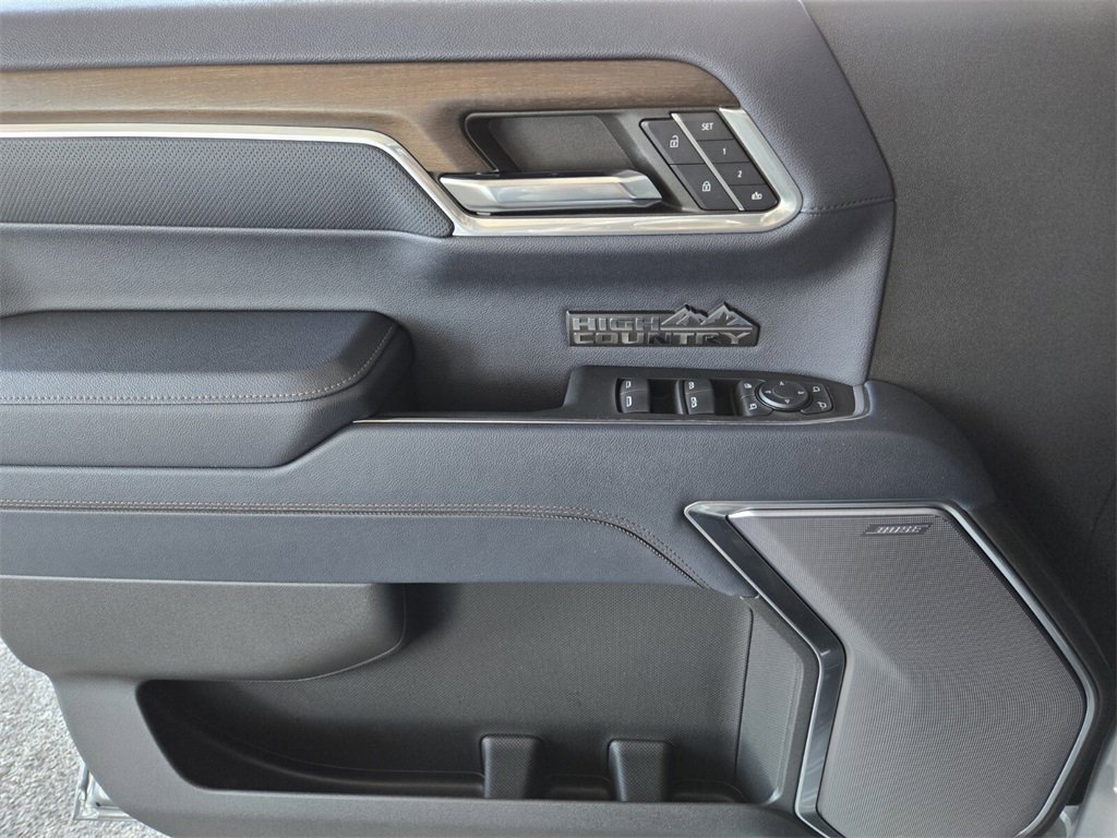 Used 2024 Chevrolet Silverado 1500 High Country w/ High Country Premium Package image 33