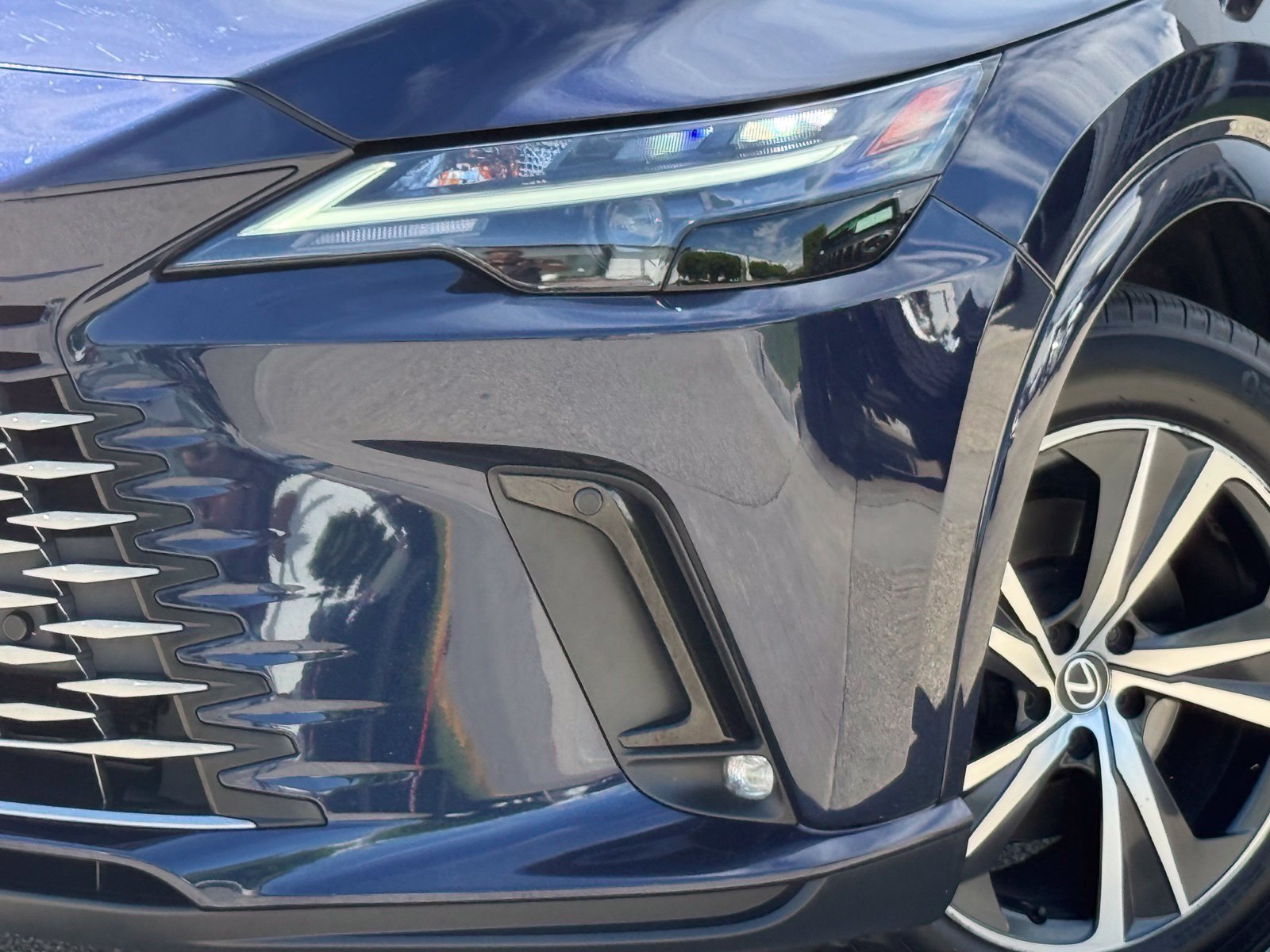 Used 2024 Lexus RX 350 Premium w/ Convenience Package FWD image 3
