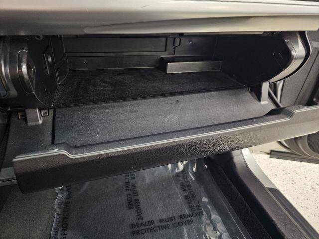 Used 2014 Toyota Camry SE FWD image 19
