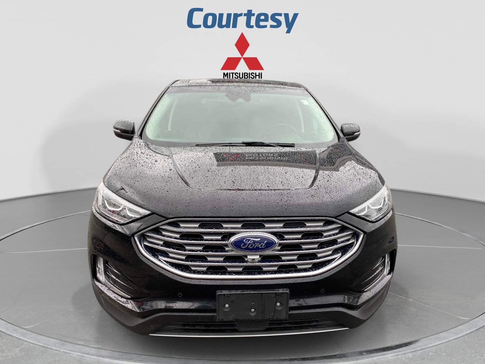 Used 2019 Ford Edge Titanium w/ Equipment Group 301A AWD/4WD image 11