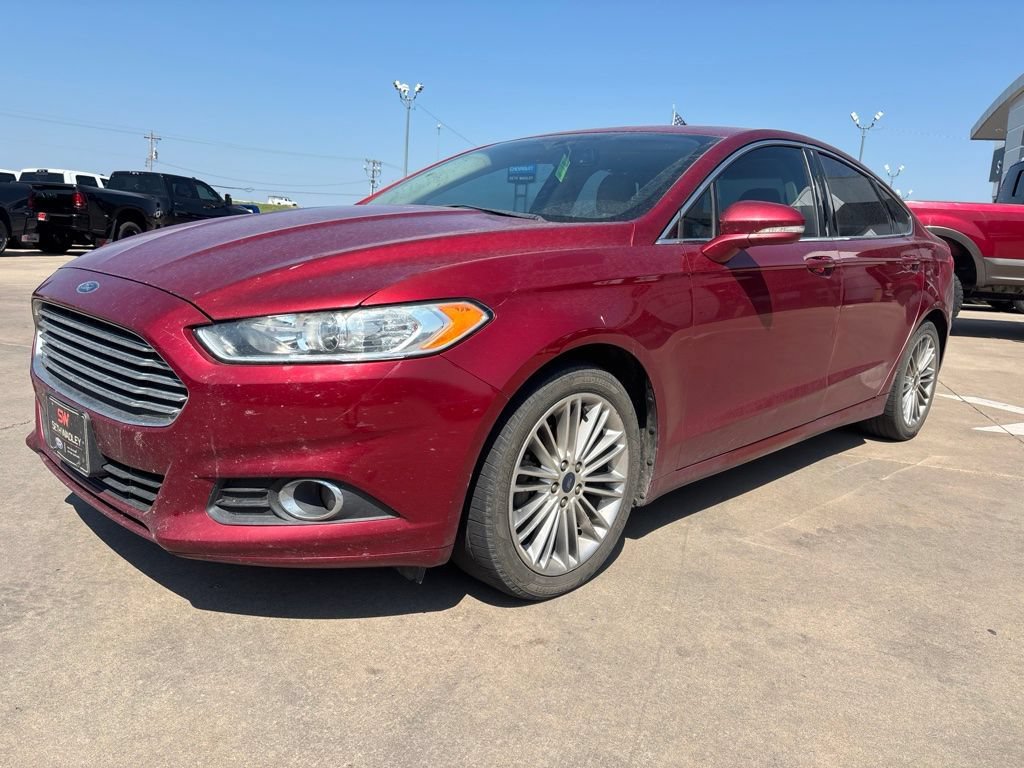 Used 2016 Ford Fusion SE w/ Equipment Group 202A FWD image 2