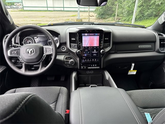New 2026 RAM 1500 4x4 Crew Cab image 2