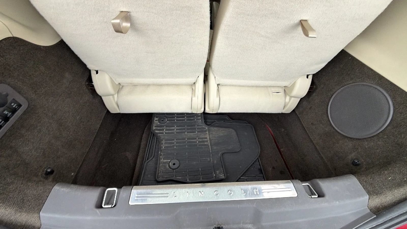 Used 2019 Lincoln MKT AWD image 70