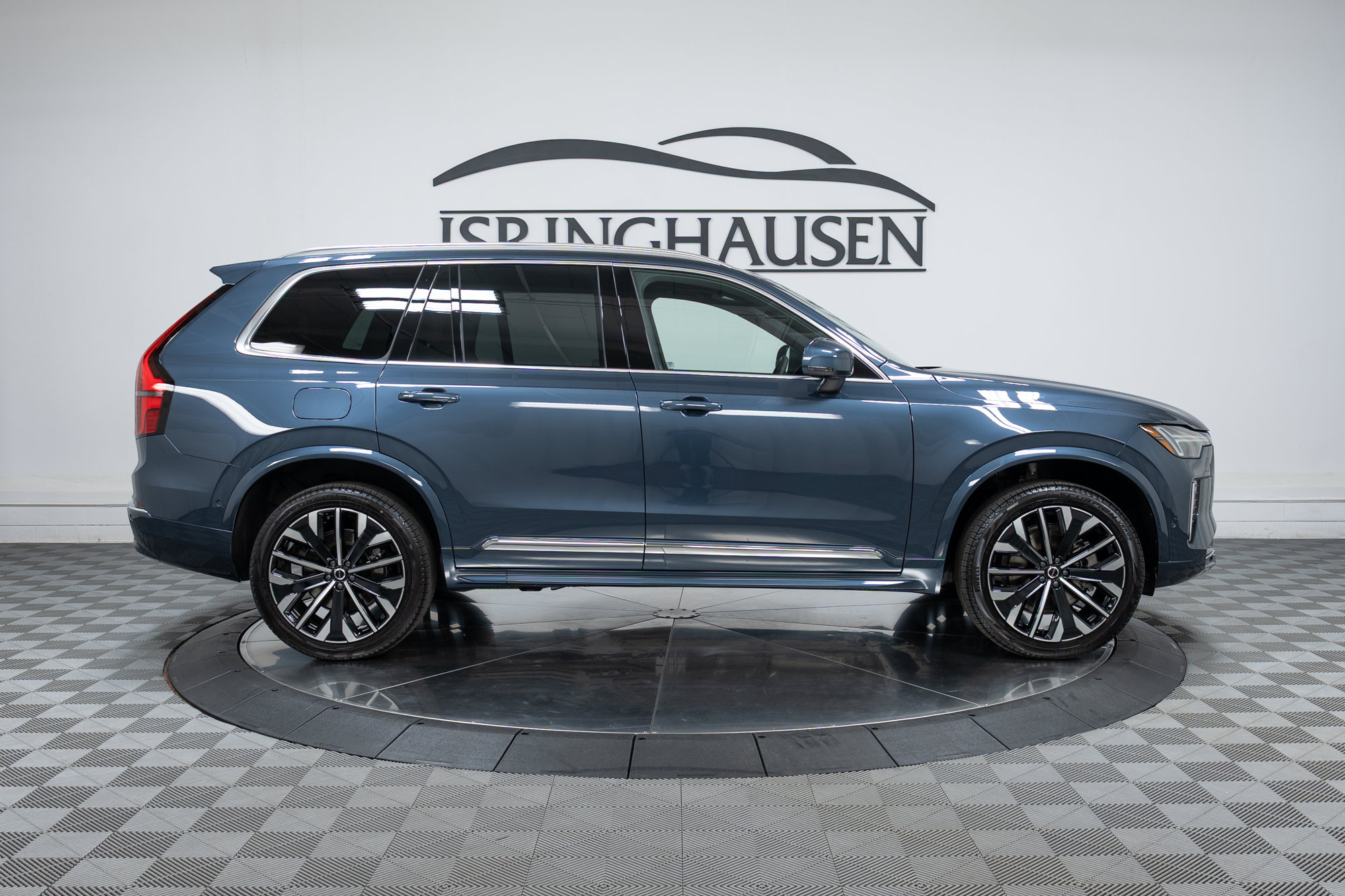 New 2026 Volvo XC90 B5 Plus w/ Protection Package AWD/4WD image 4