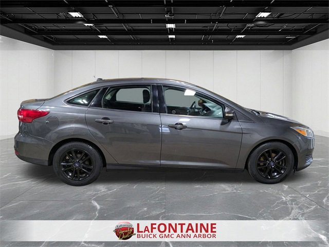 Used 2018 Ford Focus SE w/ SE Winter Package image 6