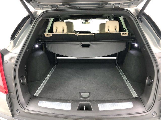 Used 2017 Cadillac XT5 Luxury w/ Driver Awareness Package AWD/4WD image 26