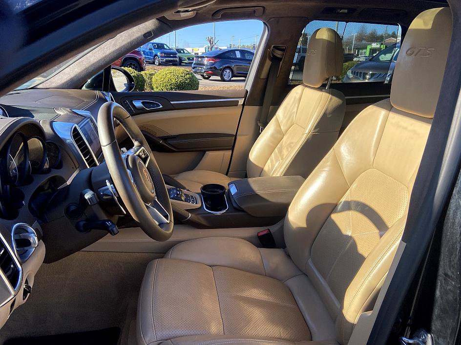 Used 2018 Porsche Cayenne GTS image 10