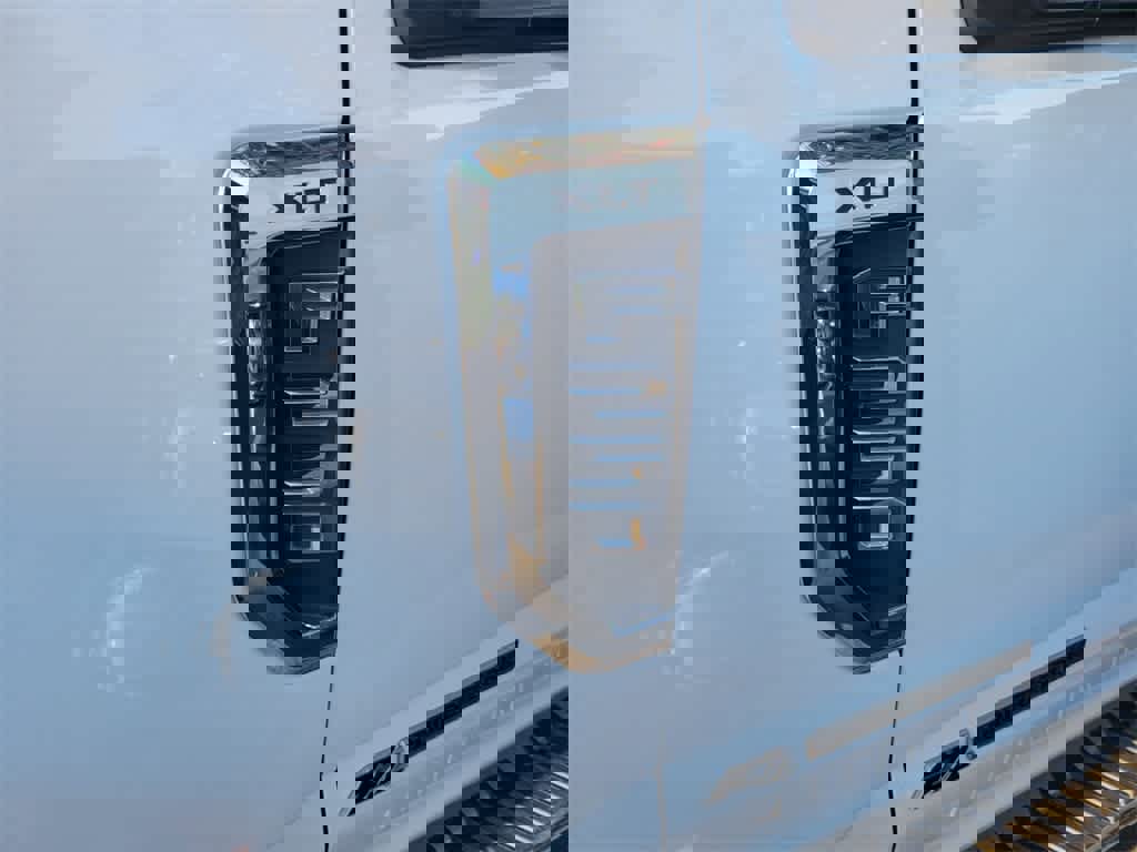 Used 2020 Ford F250 XLT w/ XLT Premium Package image 3