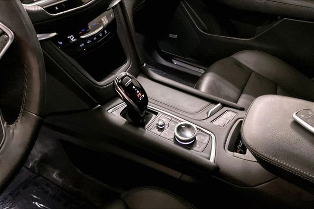 Used 2023 Cadillac XT5 Premium Luxury image 15