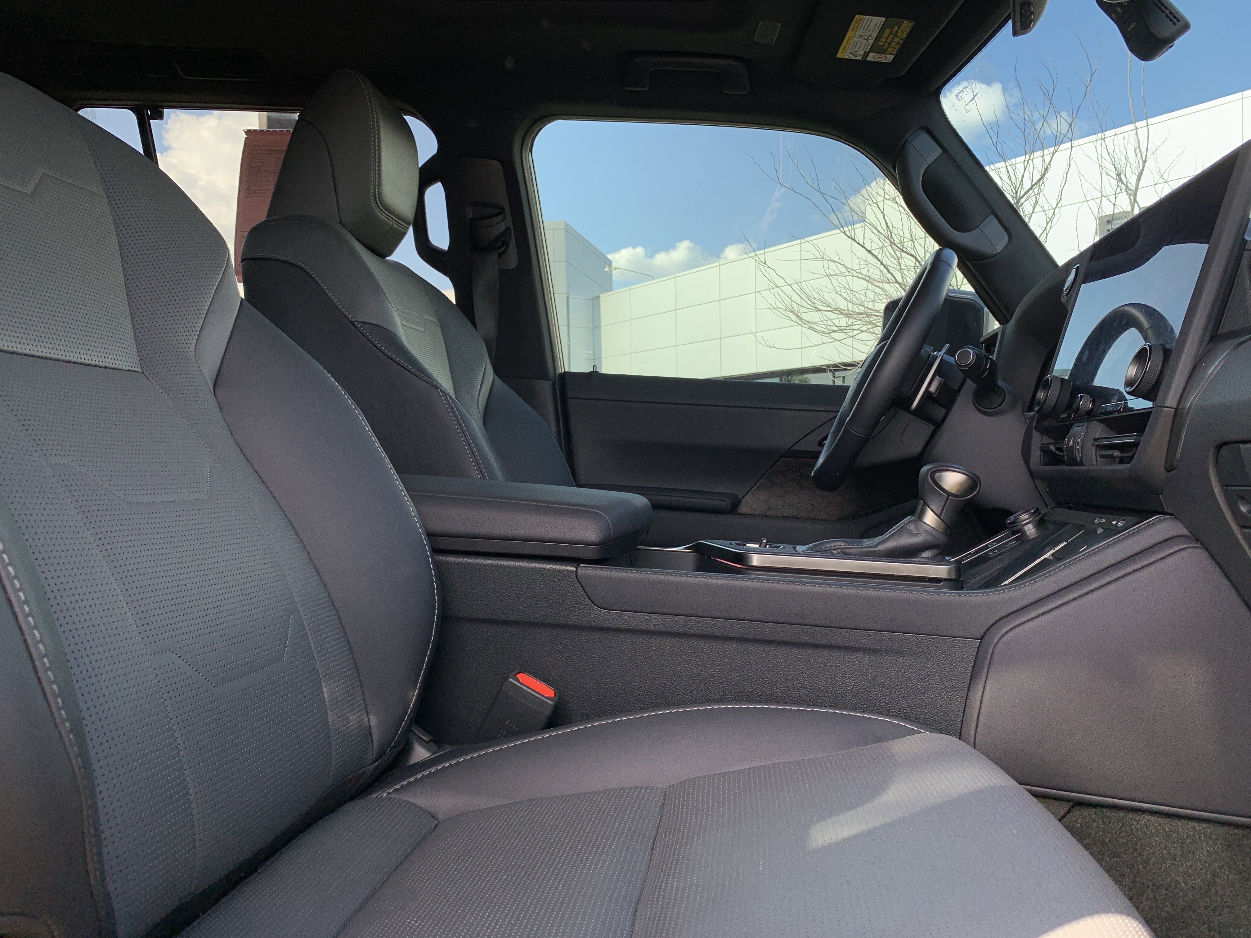 Used 2024 Lexus GX 550 w/ Accessory Package (2T) image 35