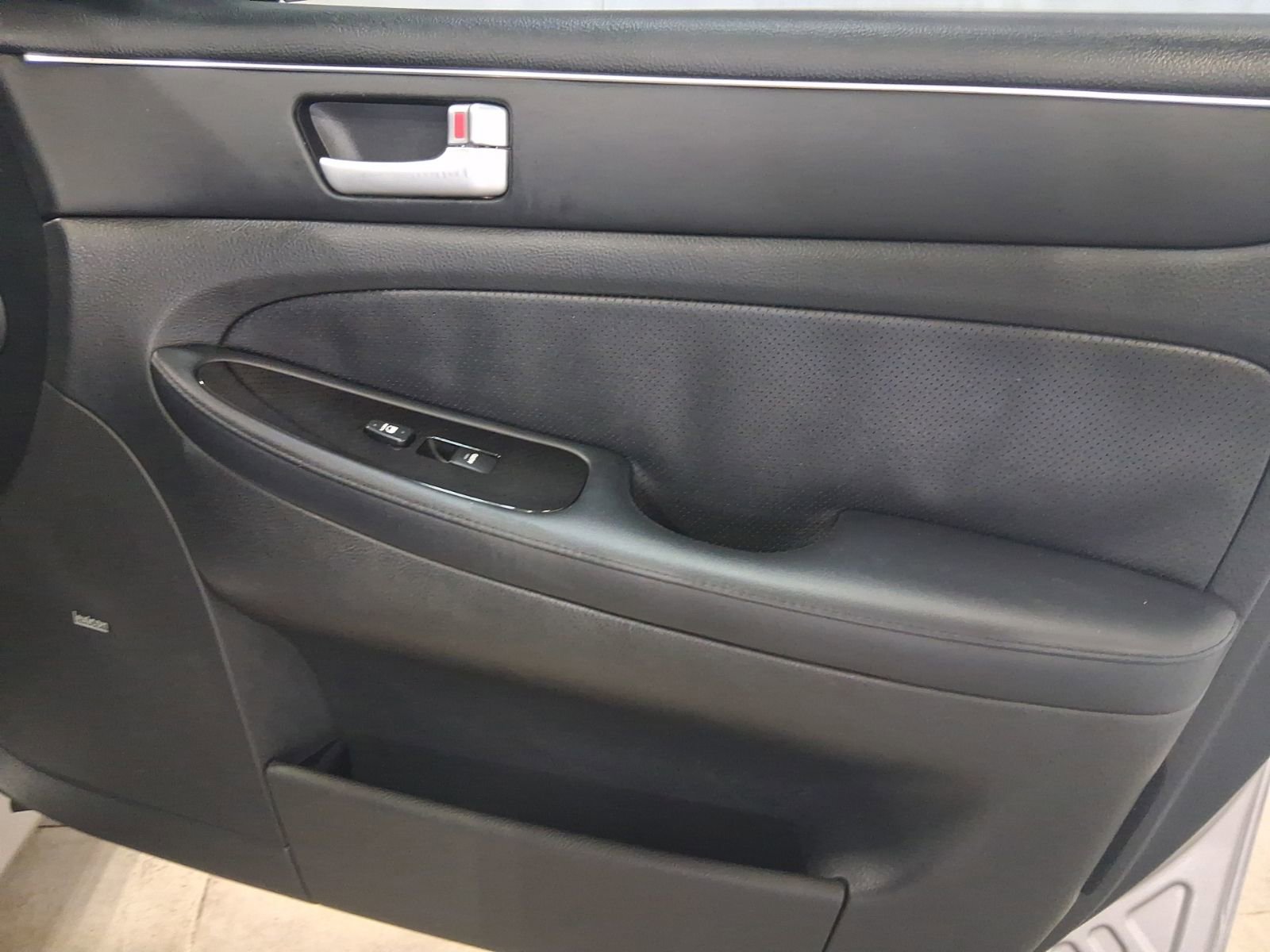 Used 2012 Hyundai Genesis 5.0 image 18