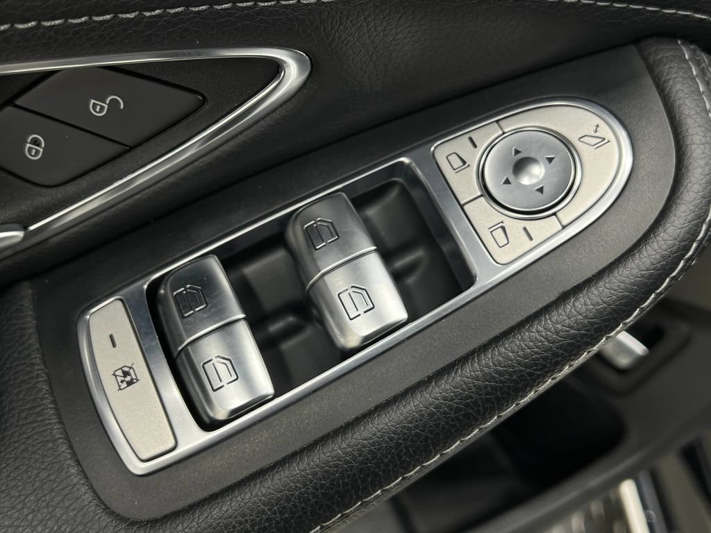 Used 2015 Mercedes-Benz C 300 4MATIC Sedan image 16