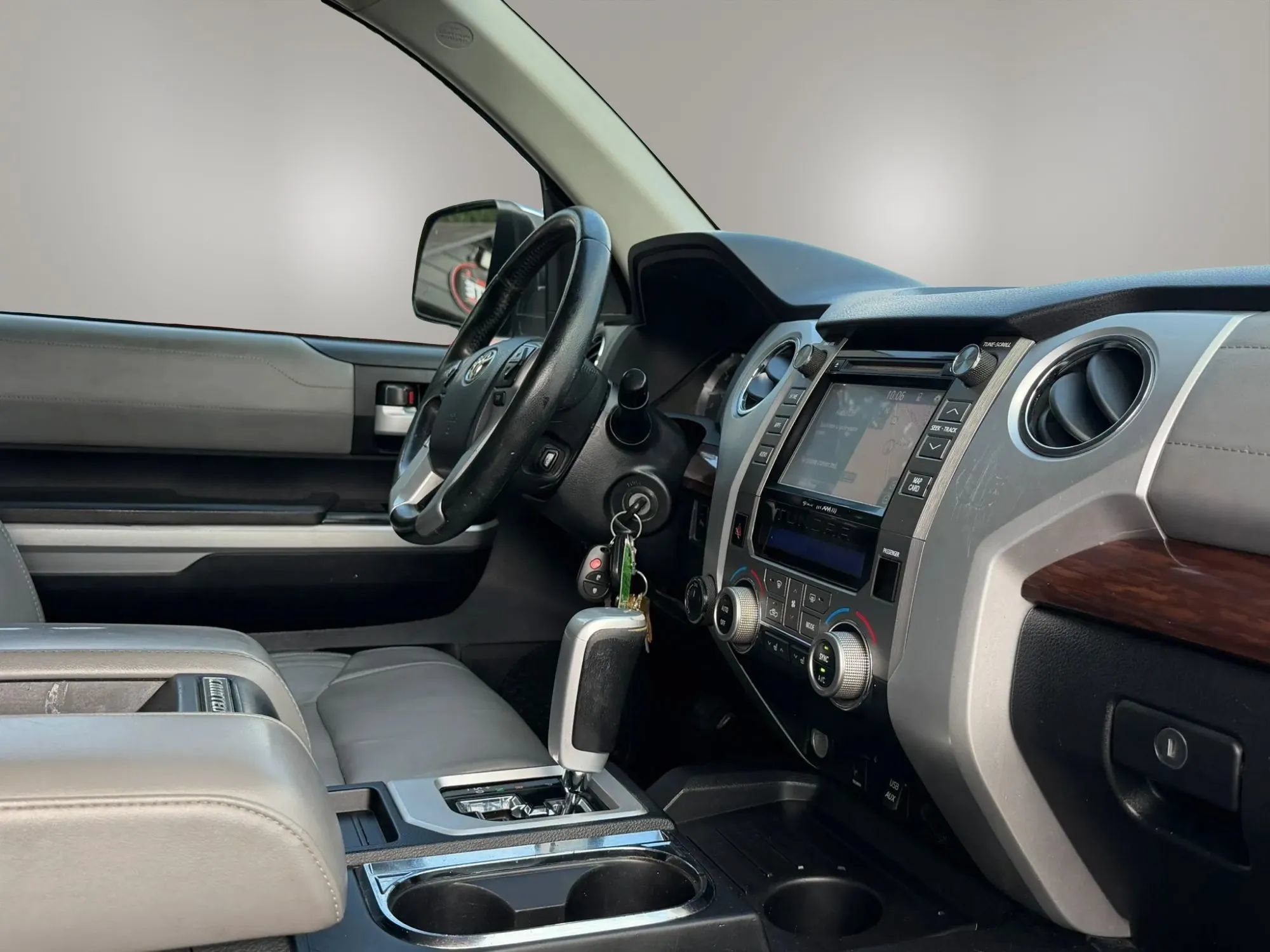 Used 2014 Toyota Tundra Limited w/ Limited Premium Package AWD/4WD image 27
