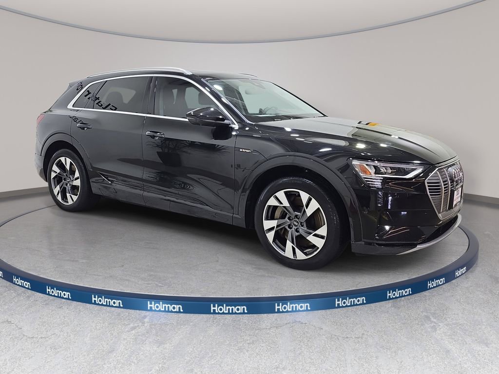 Used 2023 Audi e-tron Premium Plus w/ Premium Plus Package image 5